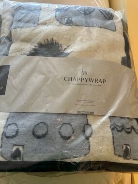 Chappywrap Reversible Gray & Cream Home Throw Blanket